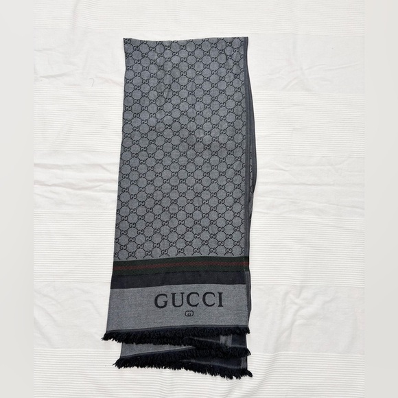 Gucci Patterned Scarf - Picture 3 of 9